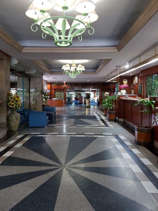 The Park Hotel Sukhumvit 7 Bangkok Extérieur photo